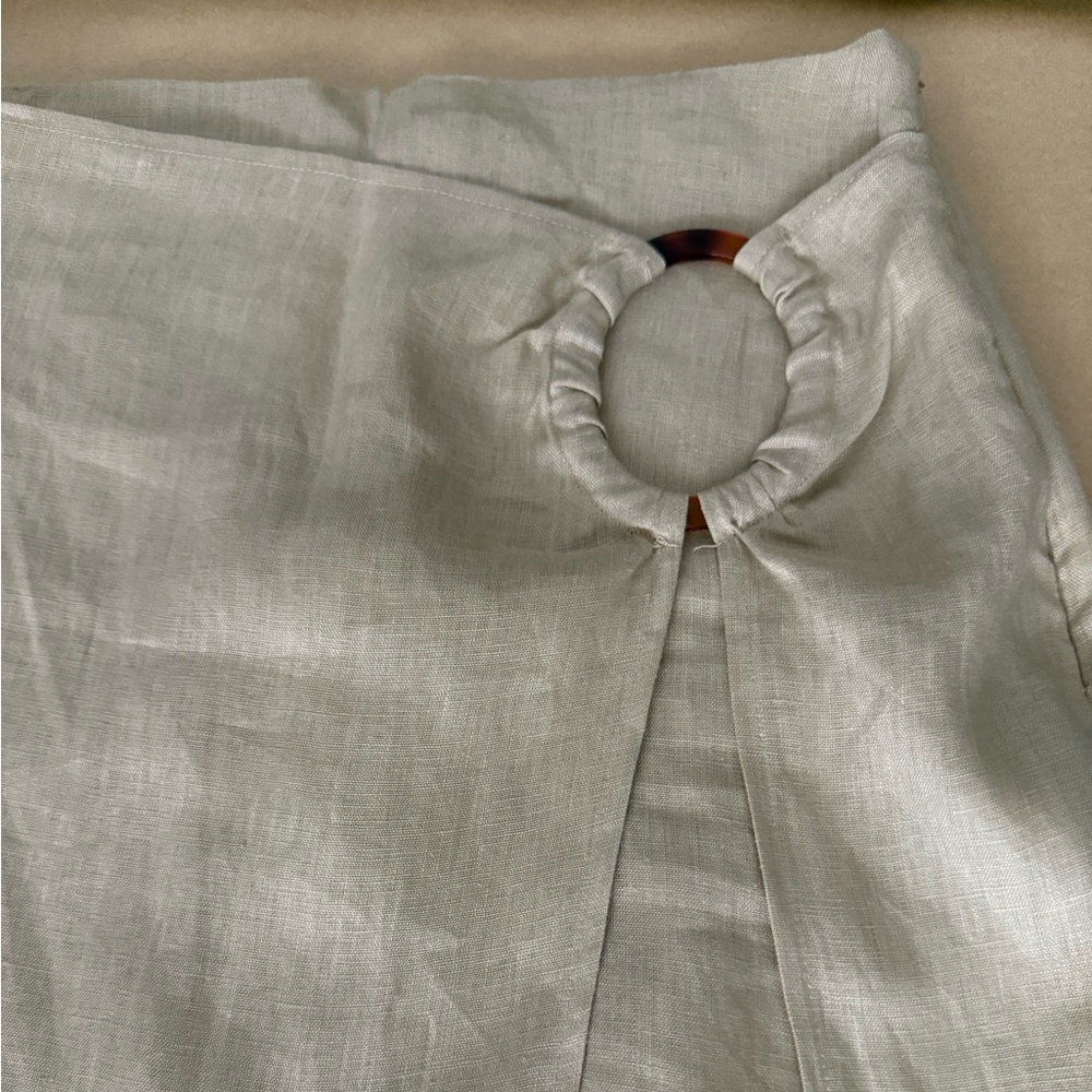 NWT/ Zara / Size XS / Elegant Beige Skirt with Ring Detail - Picture 5 of 10